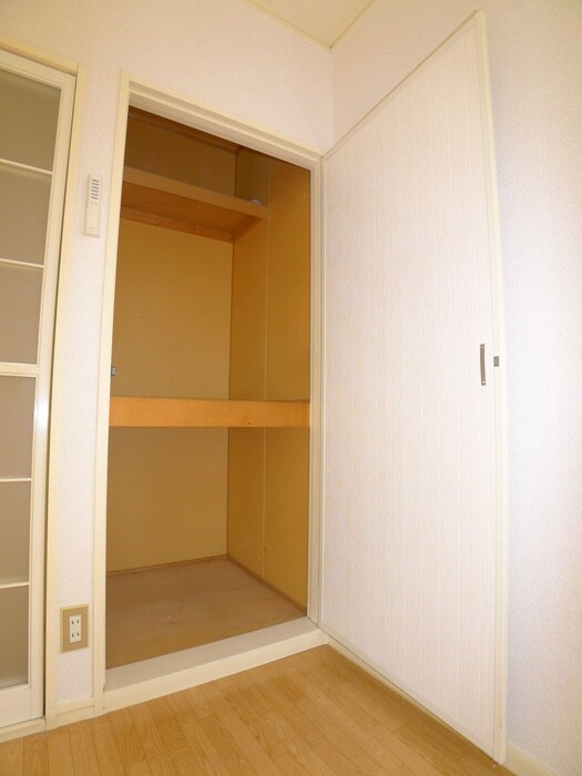 物件内観写真9　(収納)