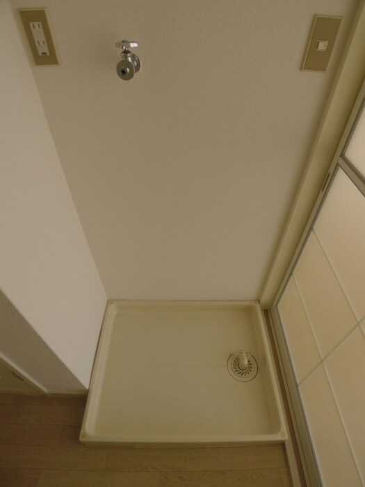 物件内観写真14　(洗濯機置場)