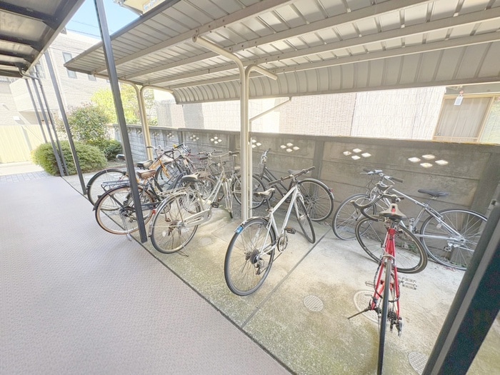 物件外観写真5　(駐輪場)