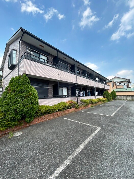 物件外観写真6　(駐車場)