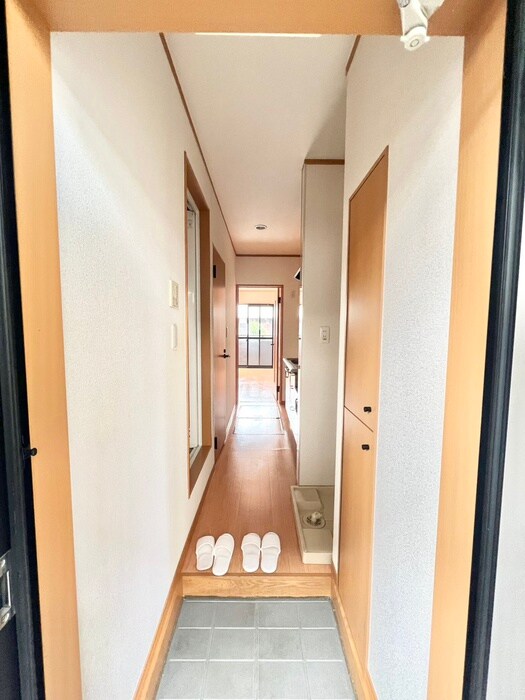 物件内観写真14　(玄関)