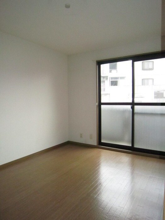 物件内観写真3　(居室)