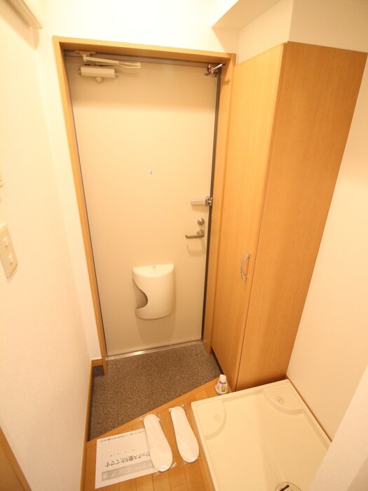 物件内観写真11　(玄関)