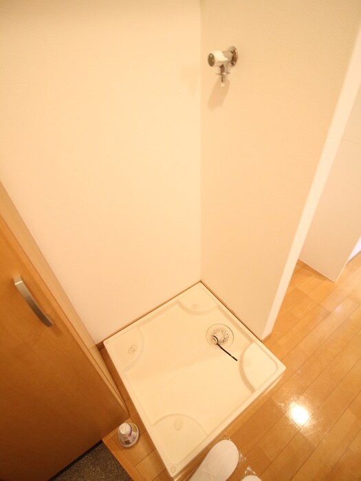 物件内観写真15　(洗濯機置場)