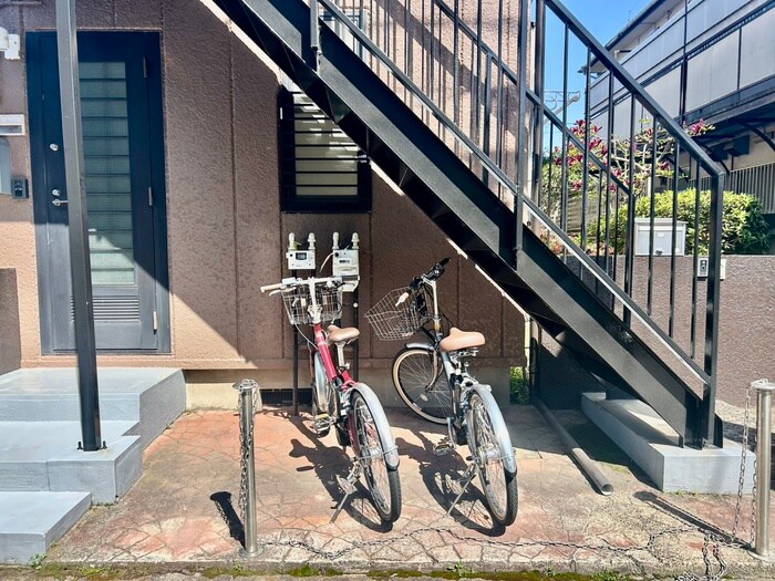 物件外観写真3　(駐輪場)