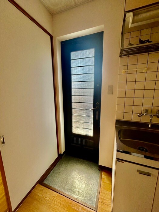 物件内観写真16　(玄関)