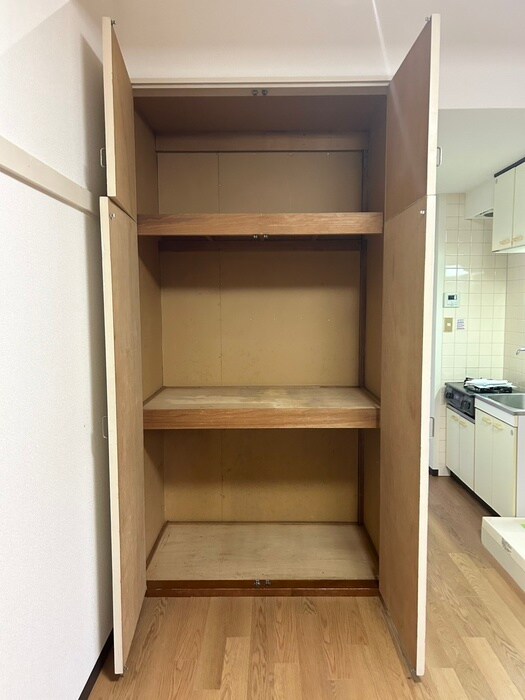 物件内観写真8　(収納)