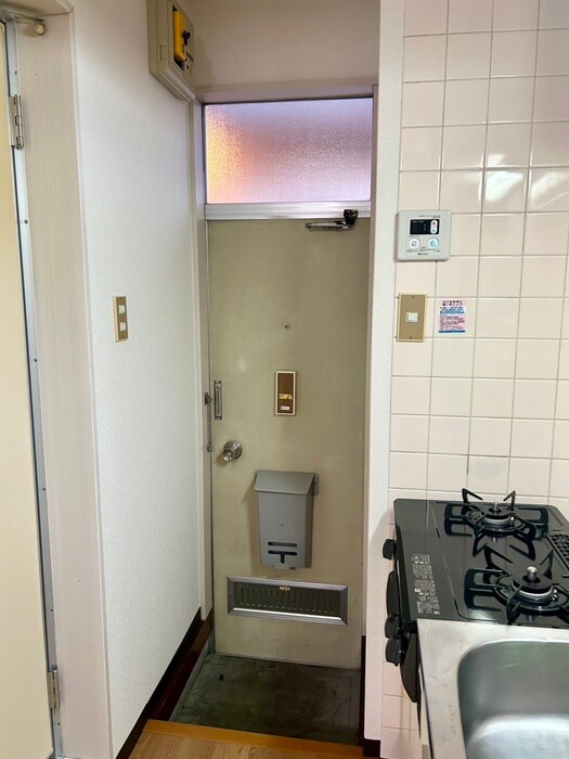 物件内観写真15　(玄関)