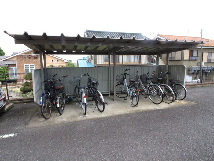 物件外観写真3　(駐輪場)