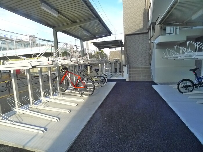 物件外観写真5　(駐輪場)