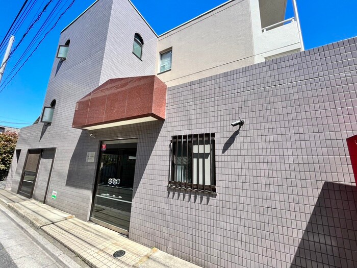 物件外観写真5　(エントランス部分)