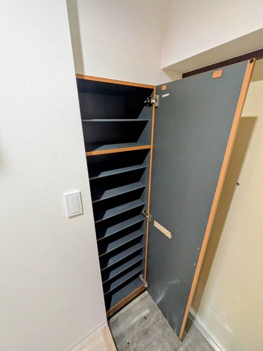 物件内観写真15　(靴箱)