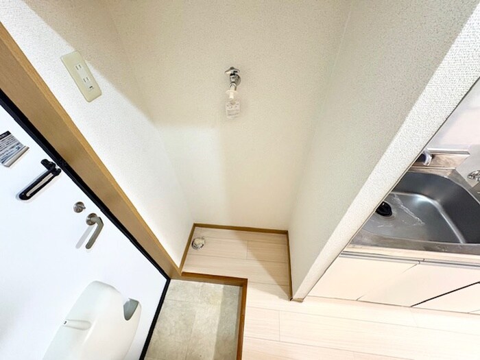 物件内観写真12　(洗濯機置場)