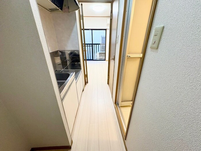 物件内観写真16　(廊下)