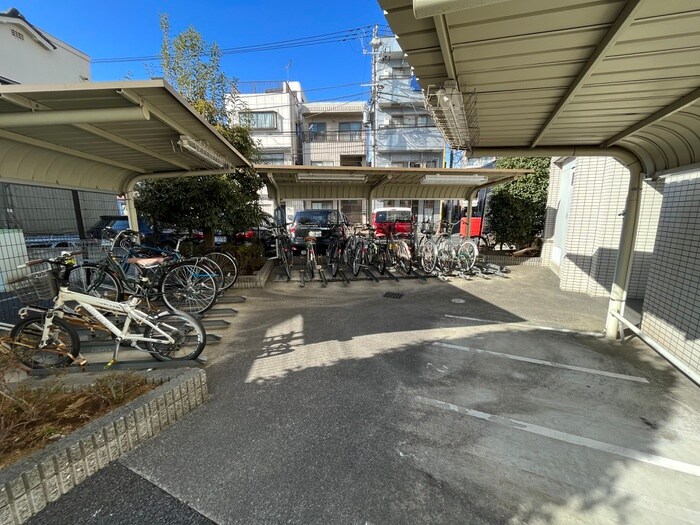 物件外観写真6　(駐輪場)