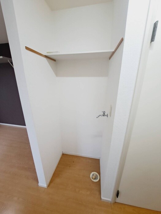 物件内観写真14　(洗濯機置場)