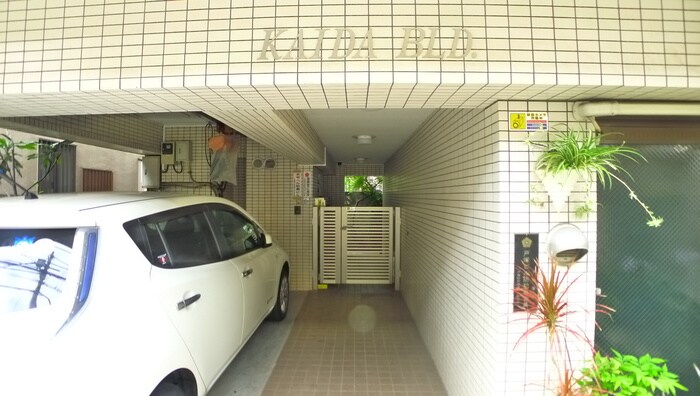 物件外観写真3　(エントランス部分)