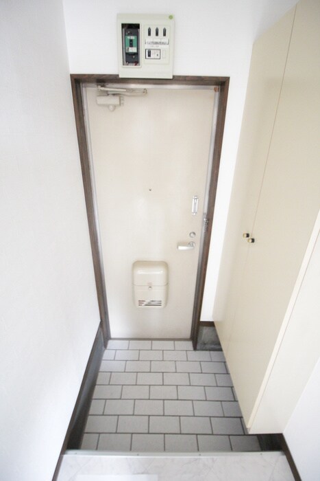 物件内観写真18　(玄関)