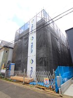 建築中