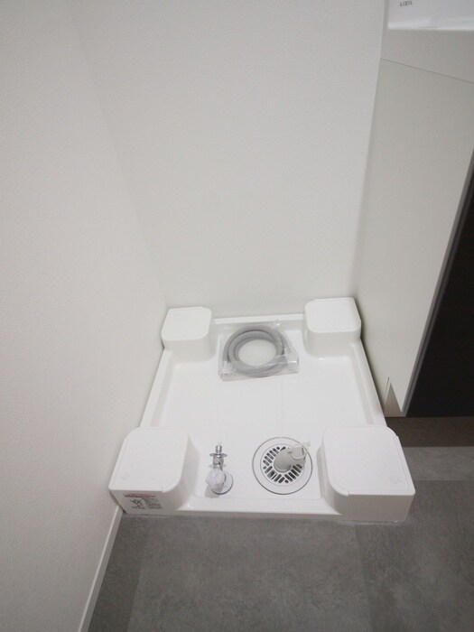 物件内観写真13　(洗濯機置場)