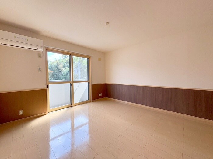 物件内観写真4　(居室)