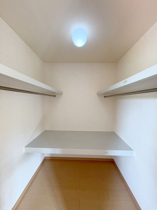 物件内観写真6　(収納)
