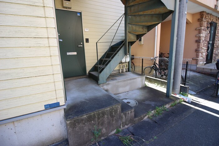 物件外観写真6　(エントランス部分)