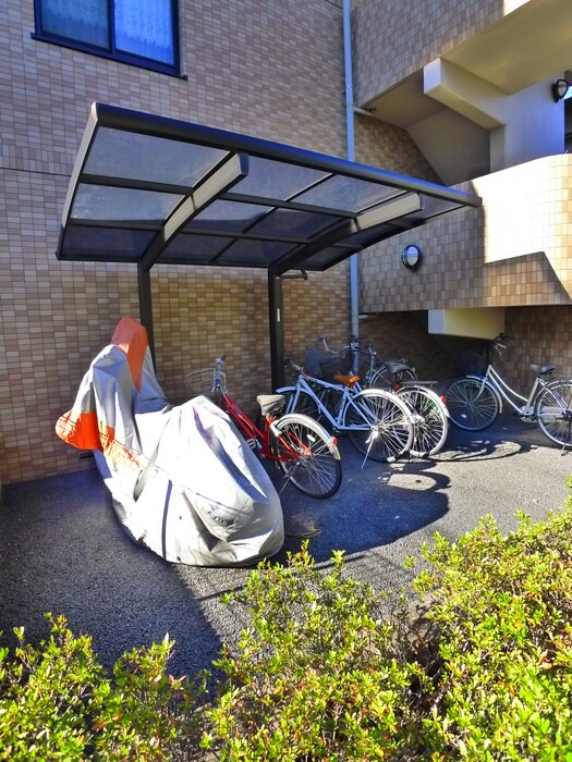 物件外観写真5　(駐輪場)