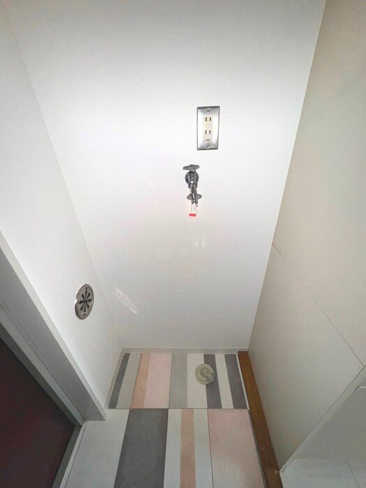 物件内観写真16　(洗濯機置場)