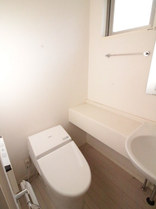 物件内観写真9　(トイレ)