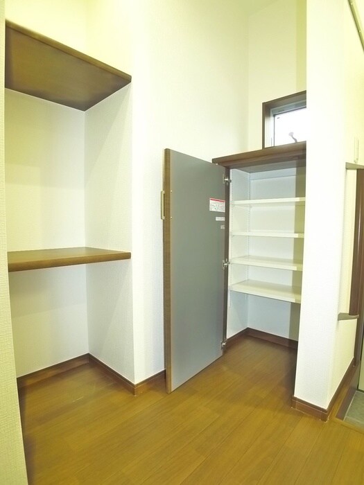 物件内観写真15　(靴箱)