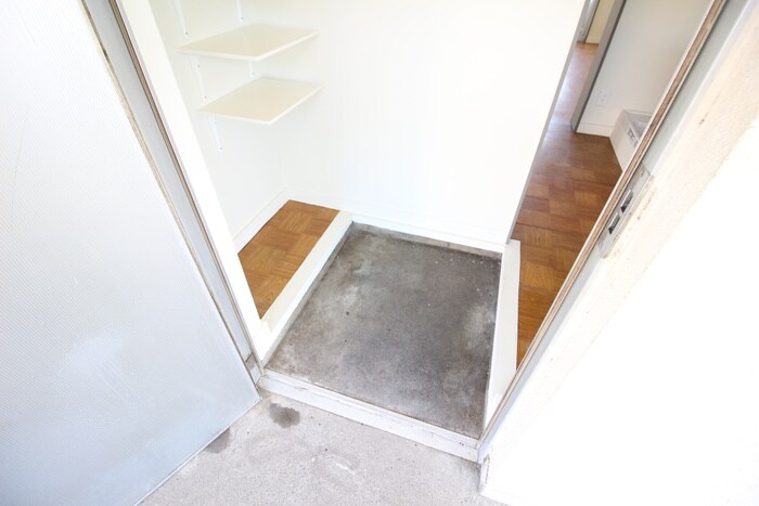 物件内観写真15　(玄関)