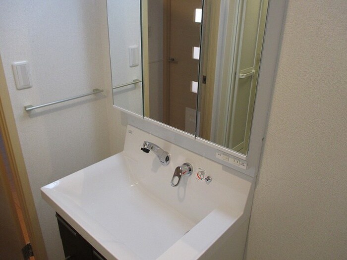 物件内観写真12　(洗面)