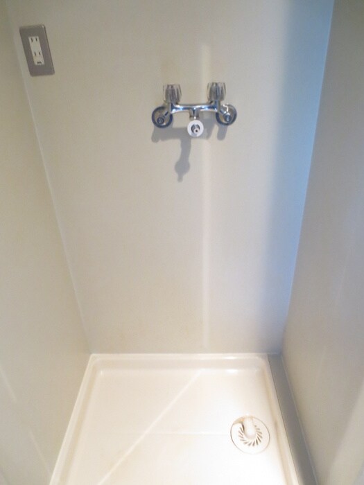 物件内観写真11　(洗濯機置場)