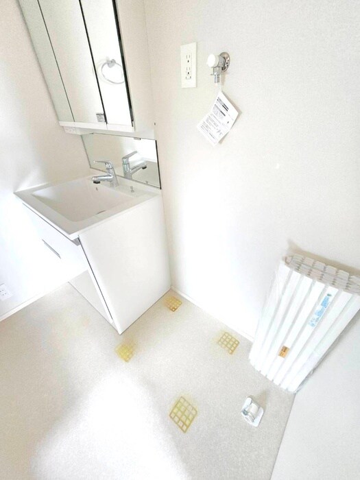 物件内観写真14　(洗濯機置場)