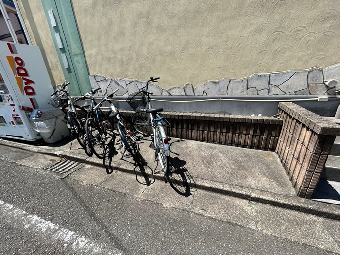 物件外観写真5　(駐輪場)