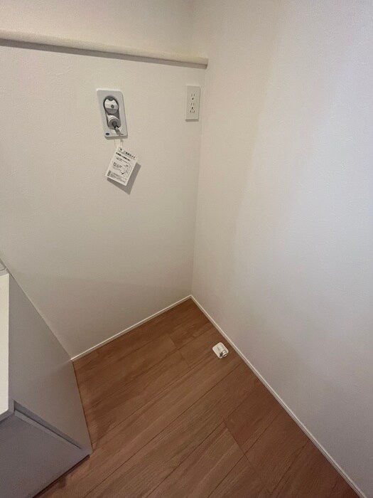 物件内観写真15　(洗濯機置場)