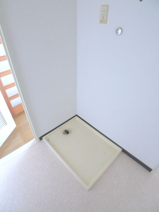 物件内観写真20　(洗濯機置場)