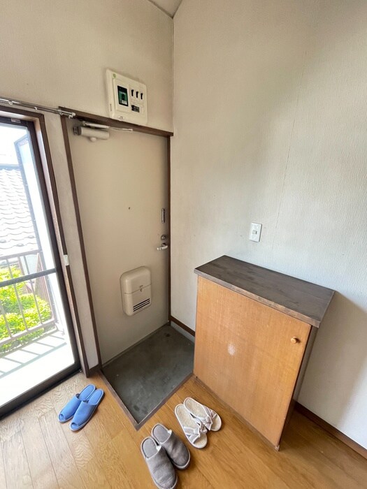 物件内観写真18　(玄関)