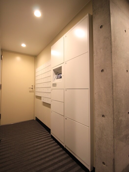 物件外観写真5　(エントランス部分)