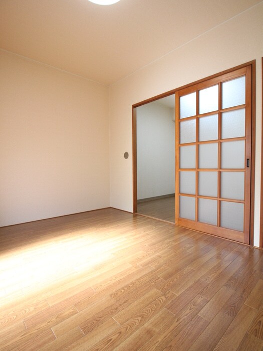 物件内観写真9　(居室)