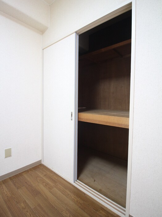 物件内観写真13　(収納)