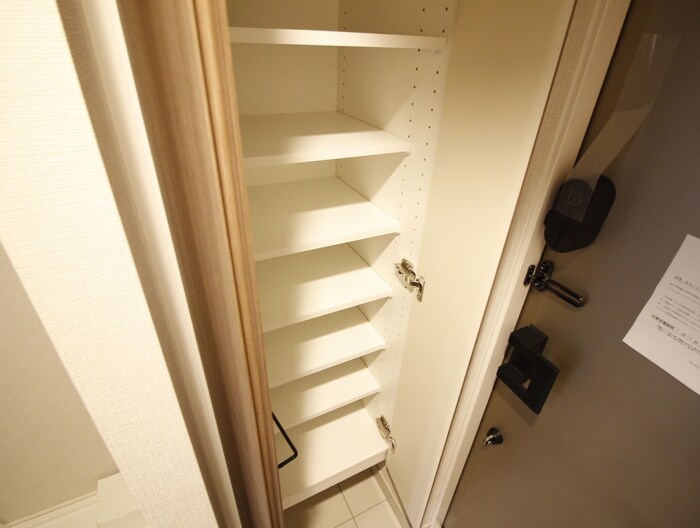 物件内観写真13　(靴箱)