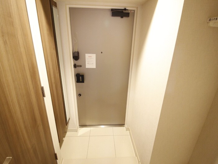 物件内観写真14　(玄関)