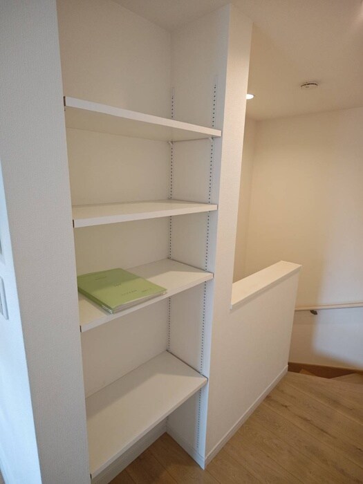 物件内観写真12　(収納)