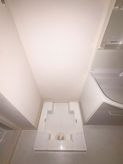 物件内観写真18　(洗濯機置場)