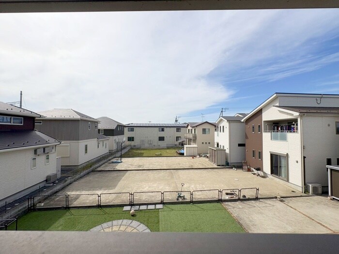 物件内観写真22　(室内からの展望)