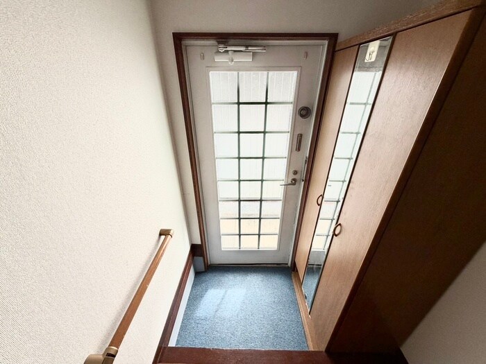 物件内観写真18　(玄関)