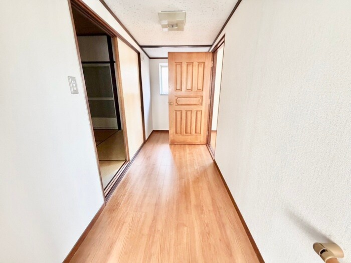 物件内観写真19　(廊下)