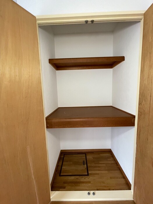 物件内観写真12　(収納)